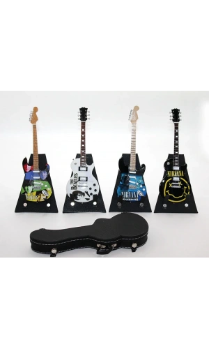 Bidebuvar Çantalı Gitar Figürü