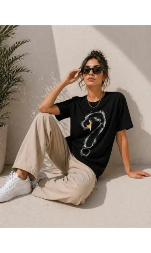 Bidebuvar Kuğu Figürlü Soru İşareti Baskılı Tişört Kısa Kol T-Shirt - Siyah