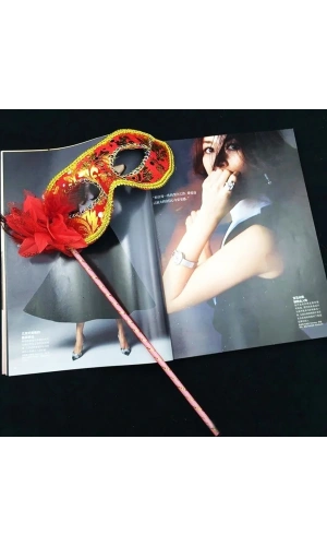 Bidebuvar Lüks Taşlı Saplı Balo Maskesi Kırmızı Renk