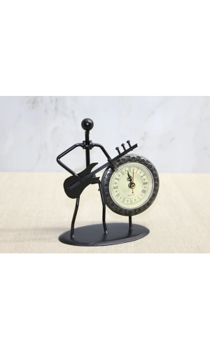 Bidebuvar Metal Saatli Gitar Çalan Müzisyen