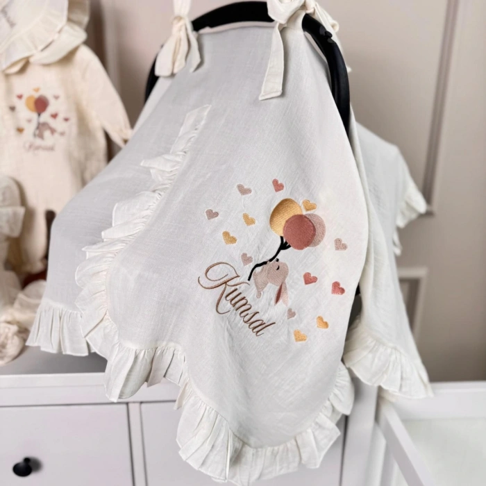 Müslin Ekru Set – Yastık, Battaniye, Puset Örtüsü ve Bebe Yaka Tulum