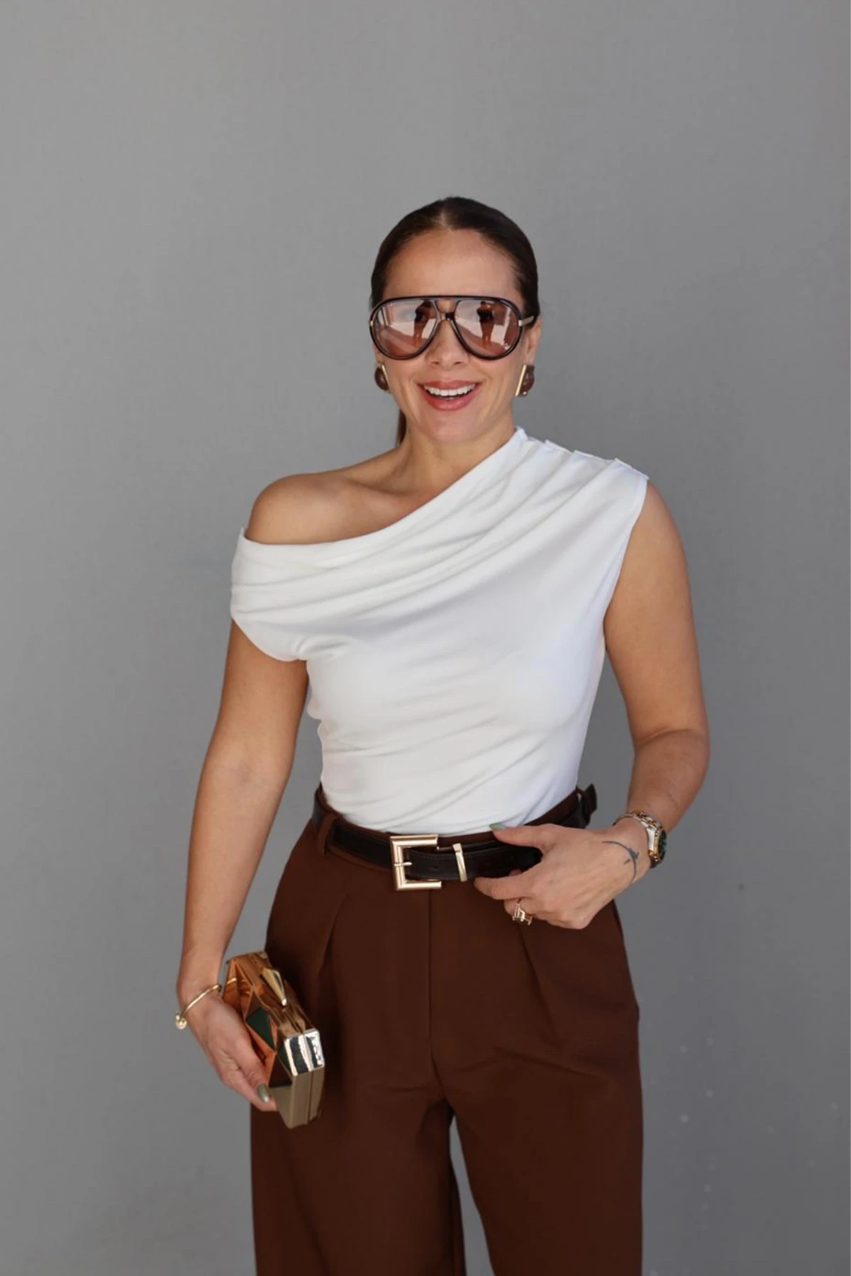 Beyaz Kayık Yaka Drapeli Bluz