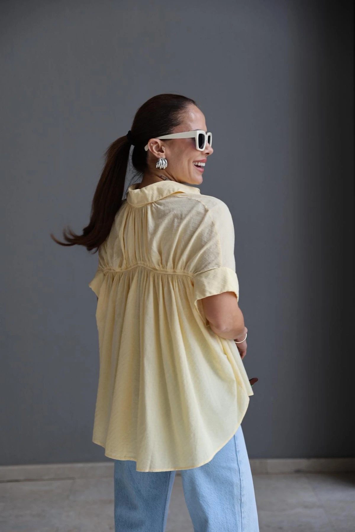 SARI Sırt Pile Detay Gömlek