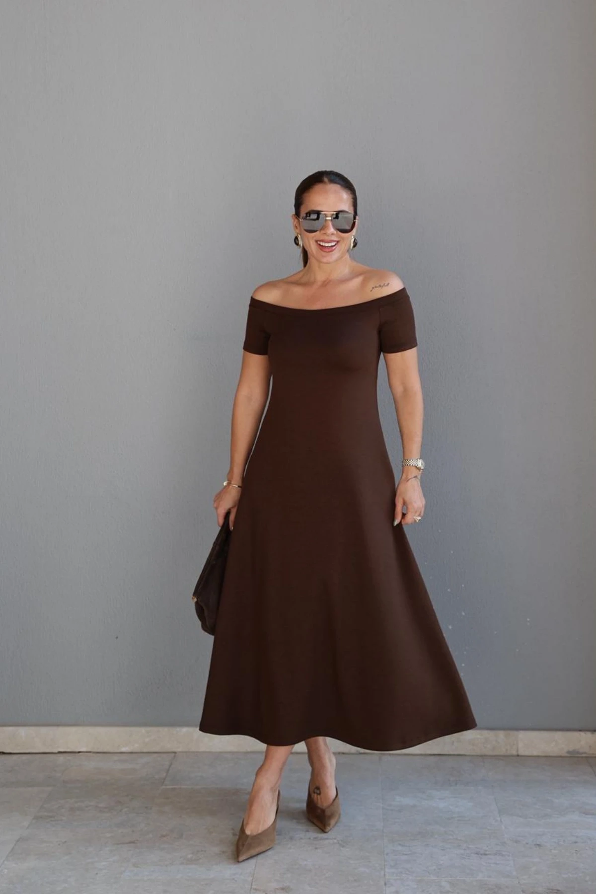 Kahverengi Kayık Yaka Maxi Elbise