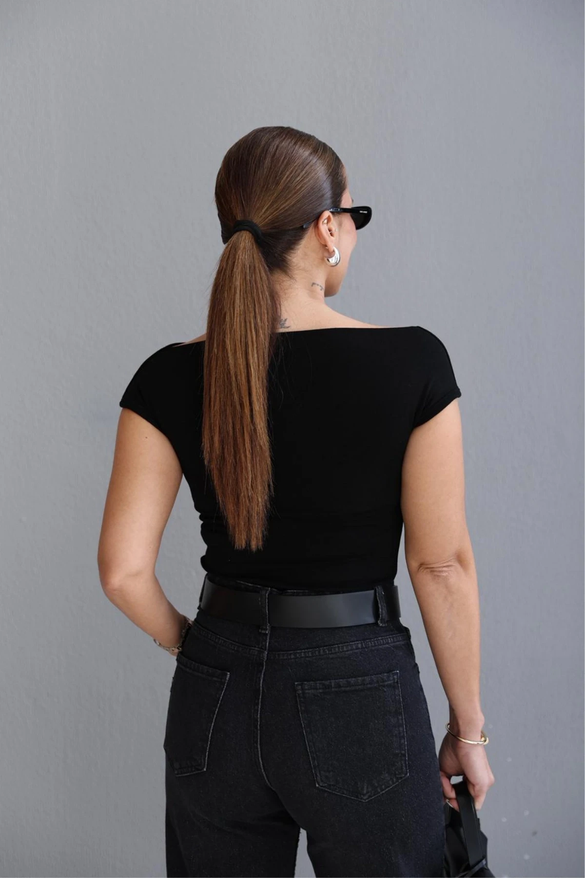 Siyah Kayık Yaka Body