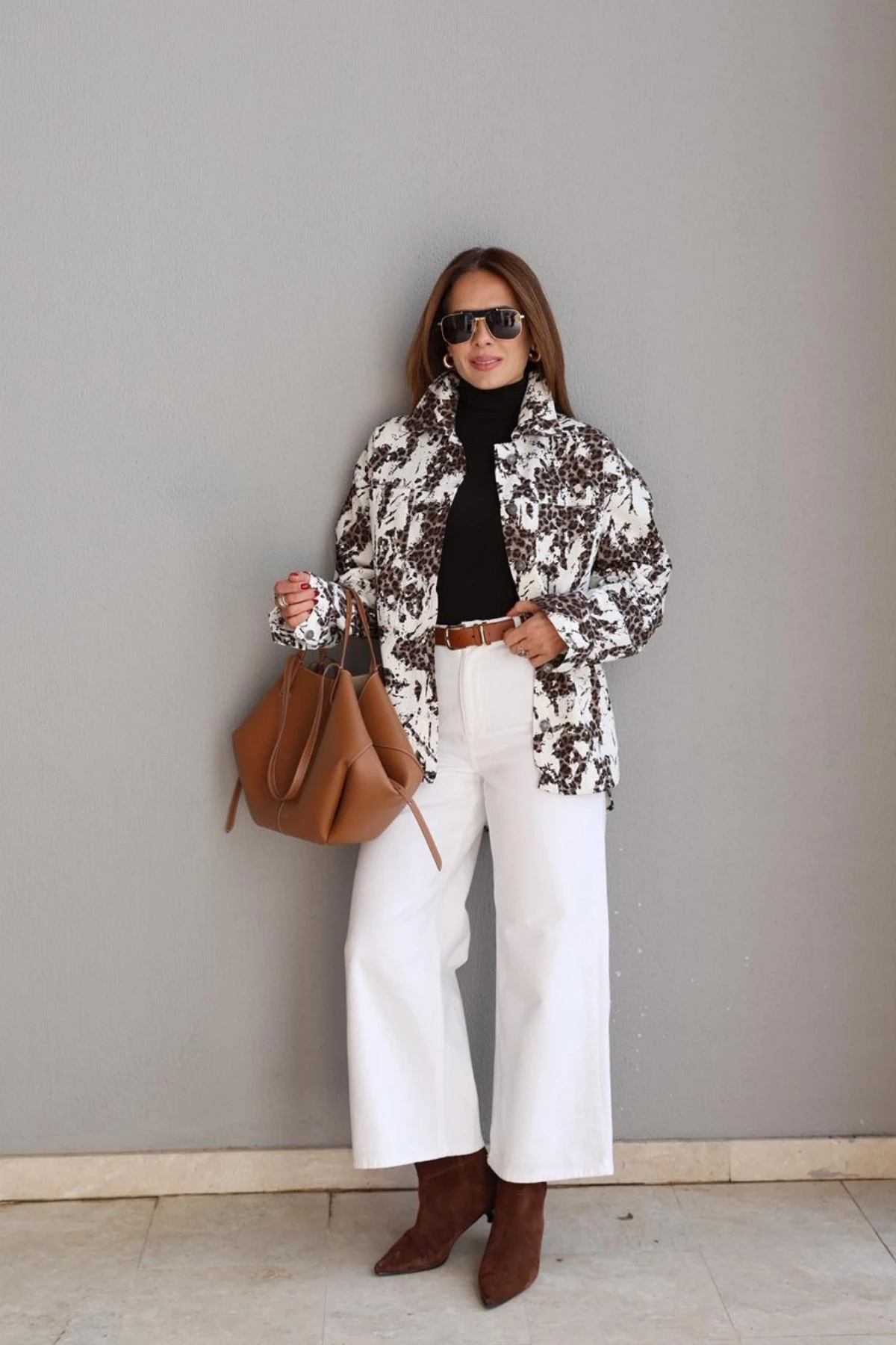 Beyaz Kemerli Cropped Jean