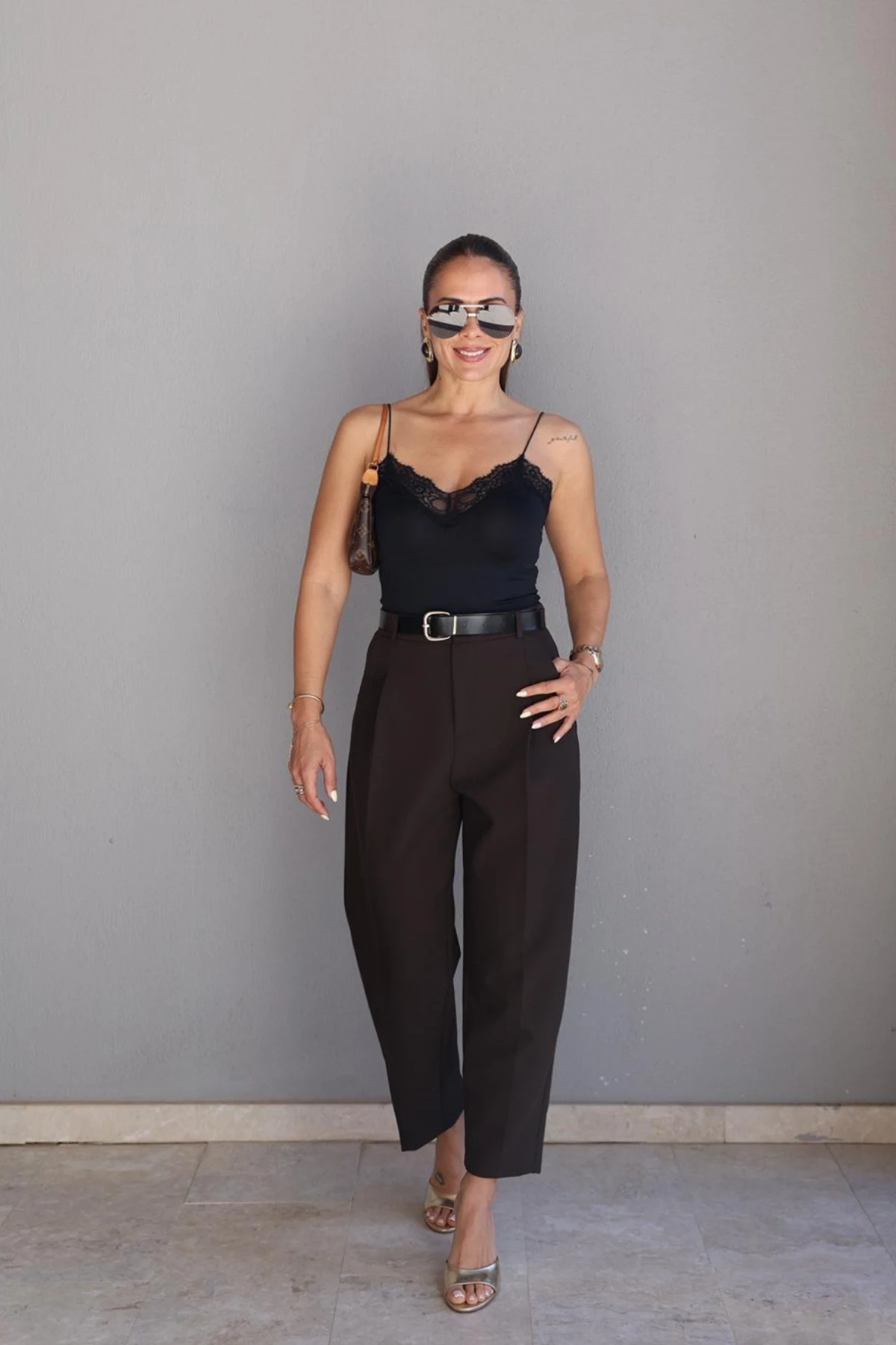 KAHVE Pens Detay Kemerli Pantolon