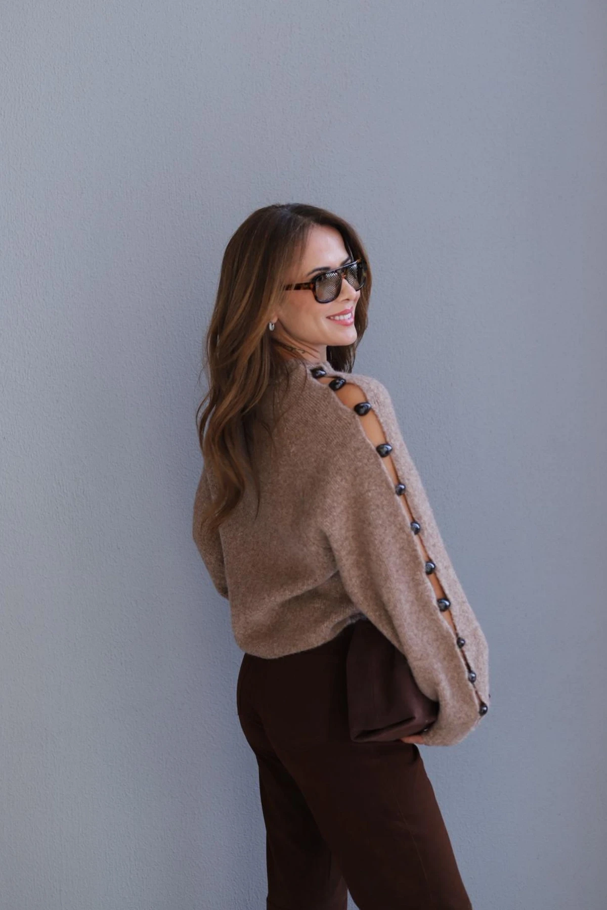 Kahverengi Aksesuarlı Kazak