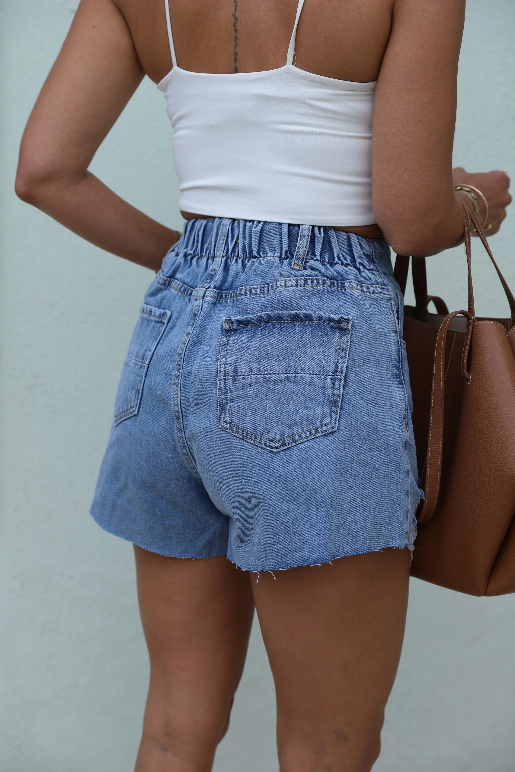 MAVİ Yırtık Detay Jean Şort