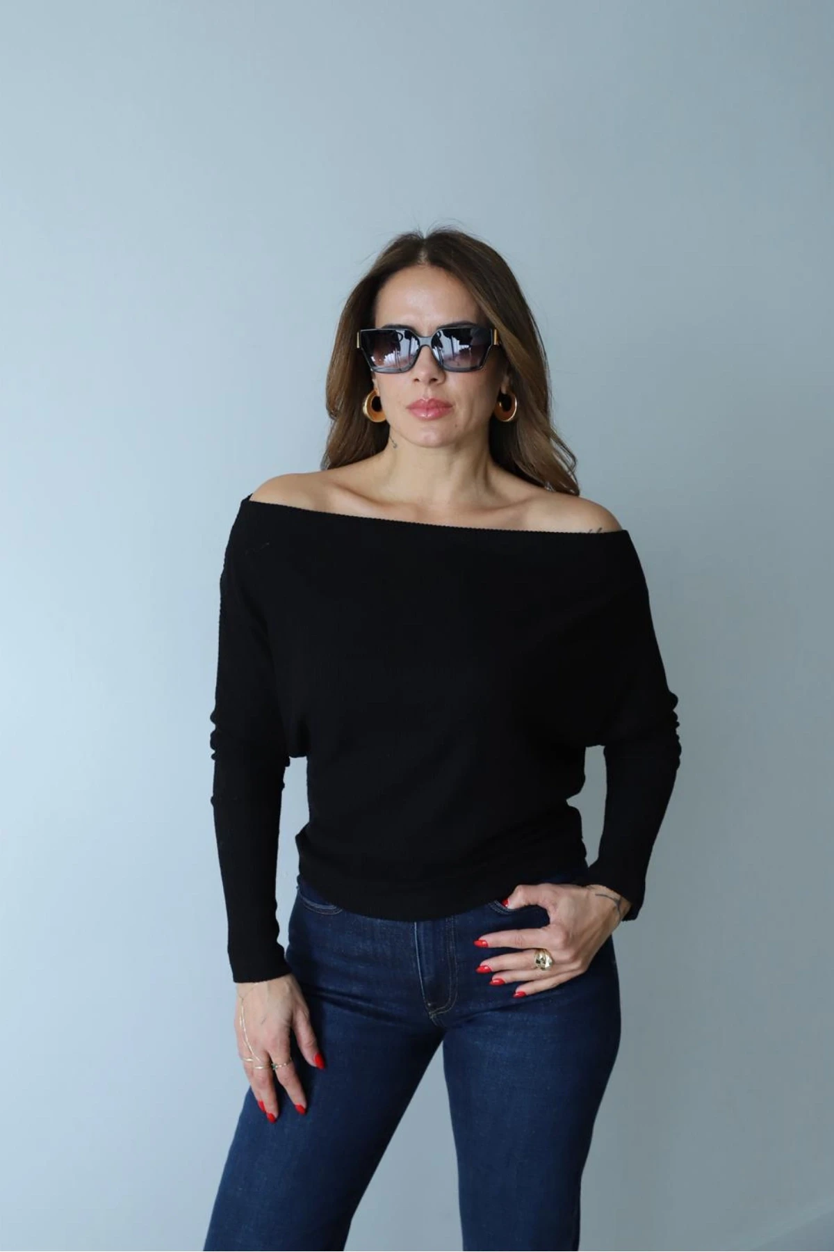 Siyah Kayık Yaka Bluz