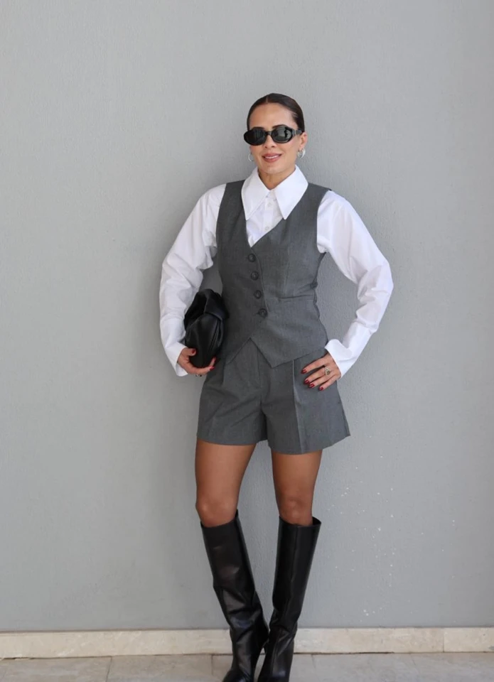 Gri Pileli Mini Şort