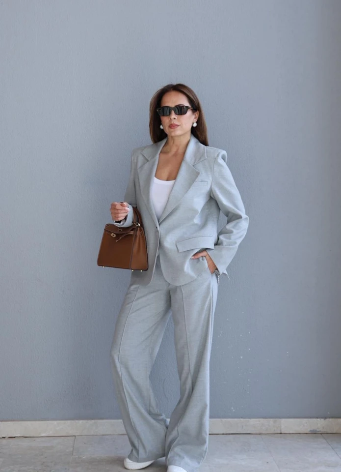 Gri Sırt Detay Blazer Pantolon Takım