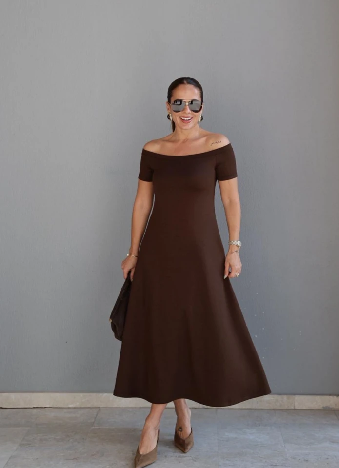 Kahverengi Kayık Yaka Maxi Elbise