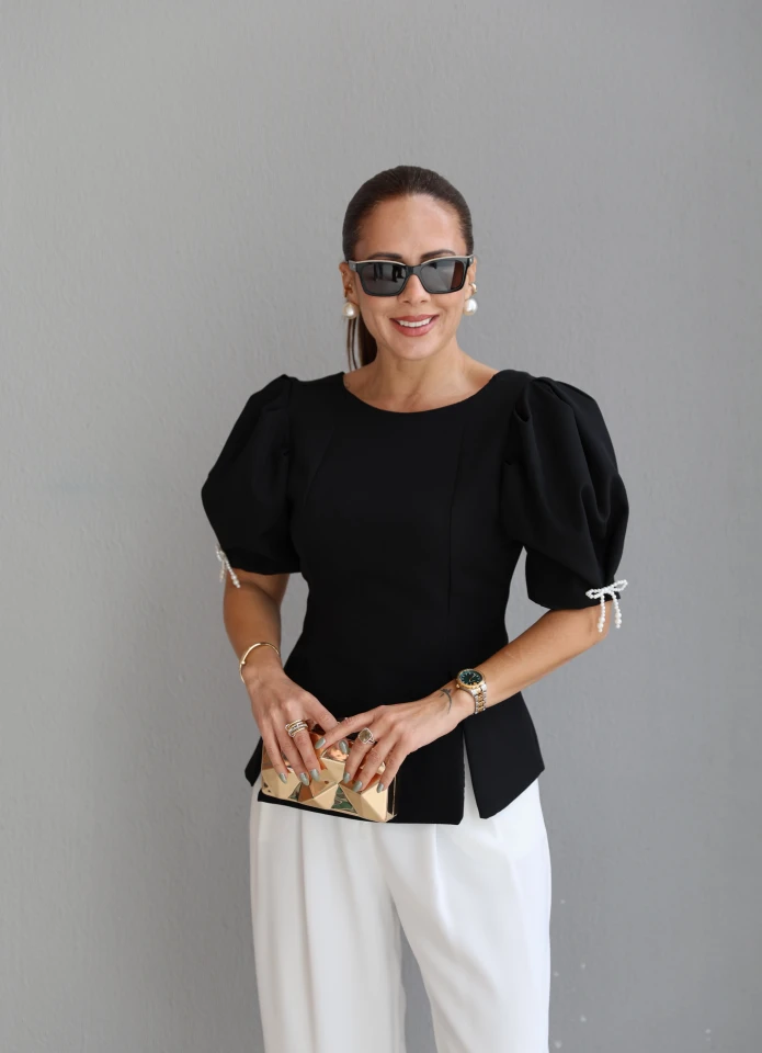 Siyah Balon Kol Yırtmaçlı Bluz