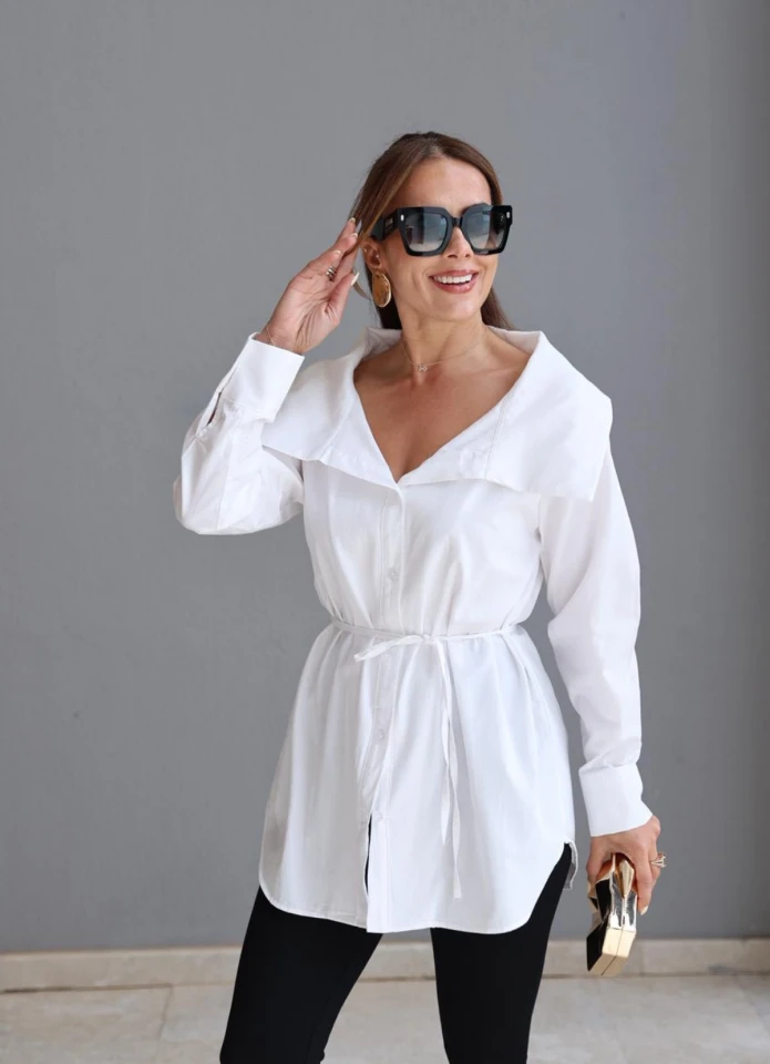 Beyaz Geniş Kruvaze Yaka Bağcıklı Gömlek
