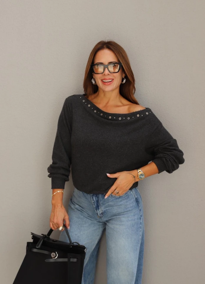 Antrasit Yaka Zımba Detay Bluz