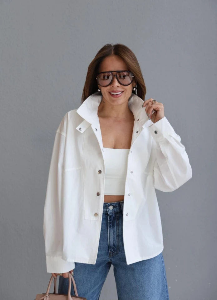 Beyaz Dik Yaka Ceket