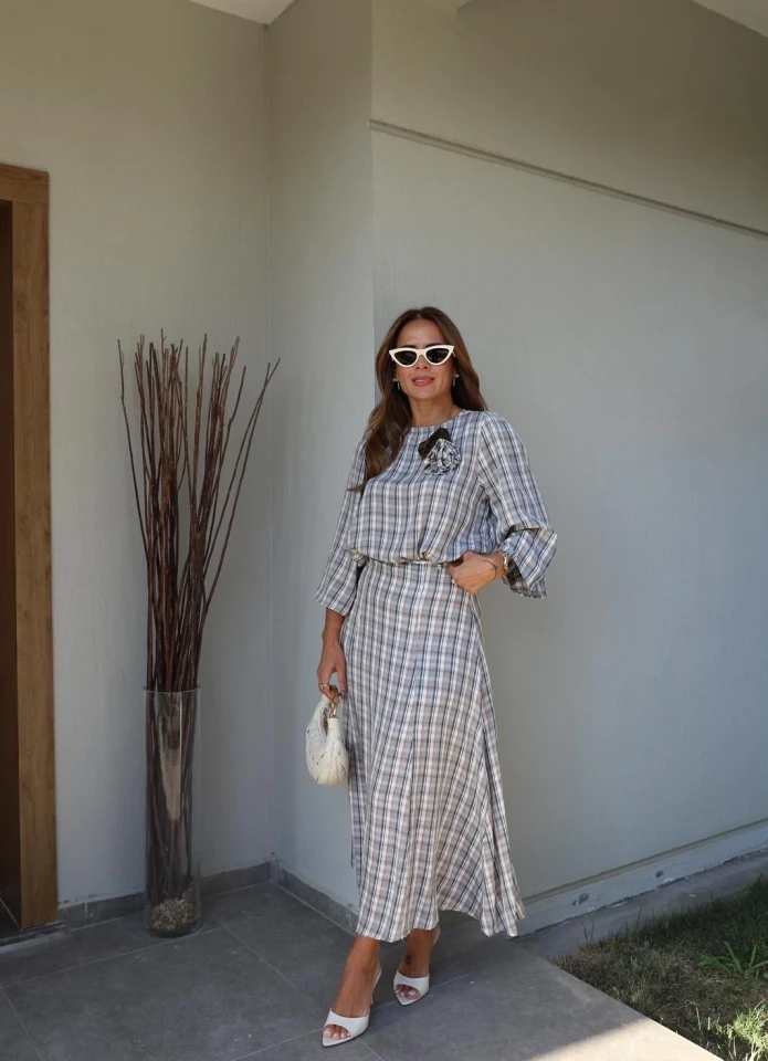 Gül Broş Detay Büstiyer Etek Takım