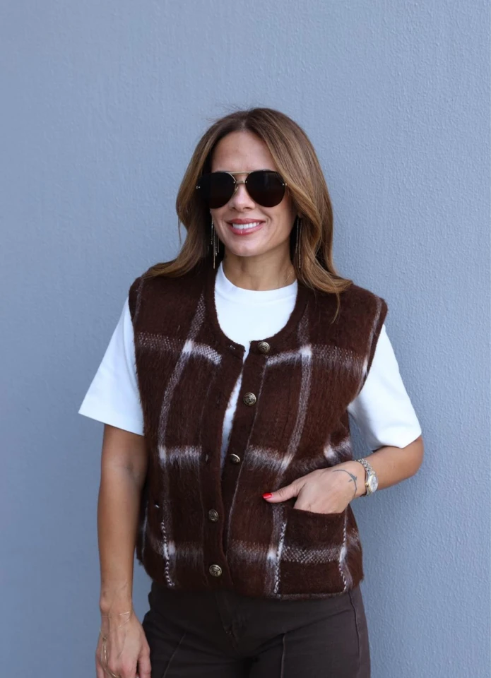 Kahverengi Desenli Triko Yelek