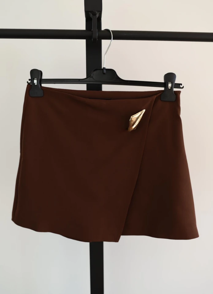 Kahverengi Gold Toka Detay Şort Etek