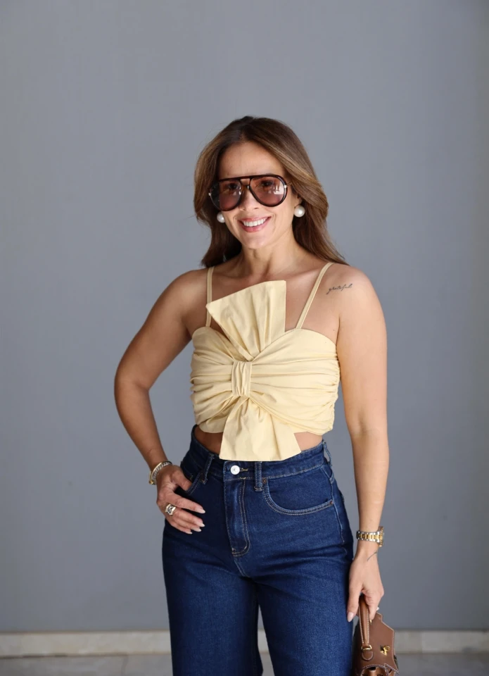 SARI Fiyonk Detay Crop Bluz