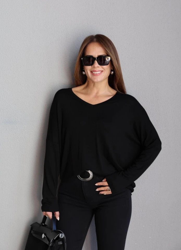 Siyah V Yaka Bluz
