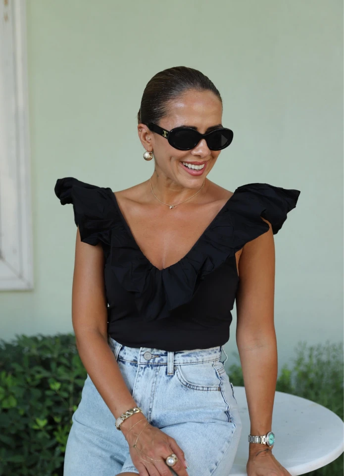 Siyah V Yaka Volanlı Bluz