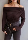 Acı Kahverengi Parçalı Madonna Yaka Bluz