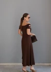 Kahverengi Kayık Yaka Maxi Elbise