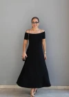 Siyah Kayık Yaka Maxi Elbise