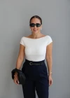 Ekru Kayık Yaka Body