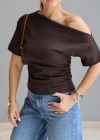 Kahverengi Kayık Yaka Büzgülü Bluz