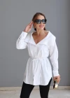 Beyaz Geniş Kruvaze Yaka Bağcıklı Gömlek