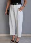 Beyaz Pens Detay Kemerli Pantolon