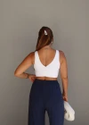 Beyaz Sırt Detay Crop