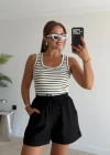 Siyah Çizgili Atlet