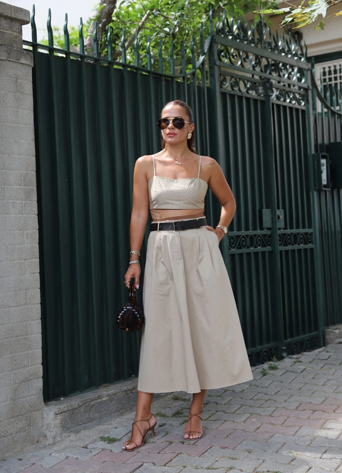 Beige Bel Detay Kemerli Etek Taşlı Crop Takım