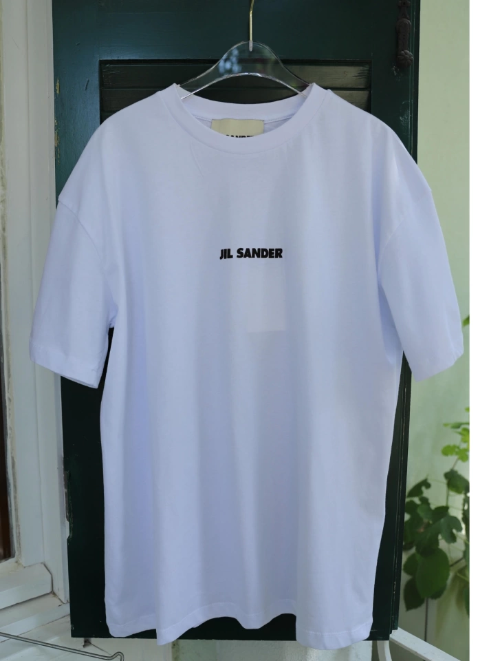 Beyaz Yazı Baskılı Tshirt