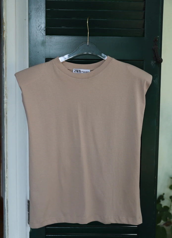 NUDE Vatkalı Kolsuz Tshirt