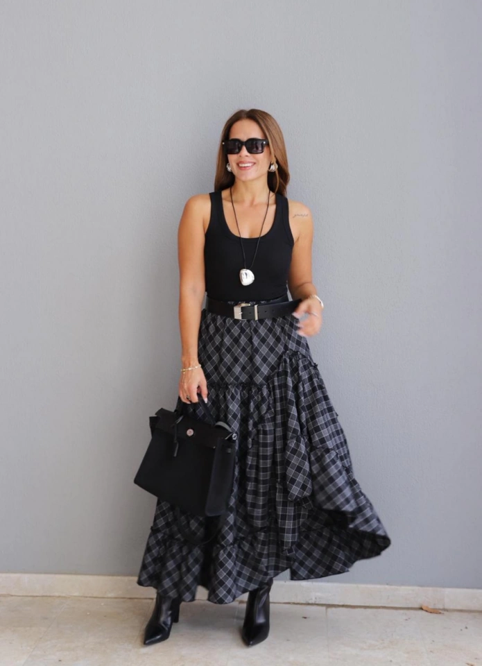 Siyah Ekose Desenli Asimetrik Etek