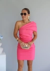 Pembe Omuz Detay Drapeli Elbise