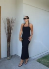 Siyah Halter Yaka Arka Yırtmaç Detay Elbise
