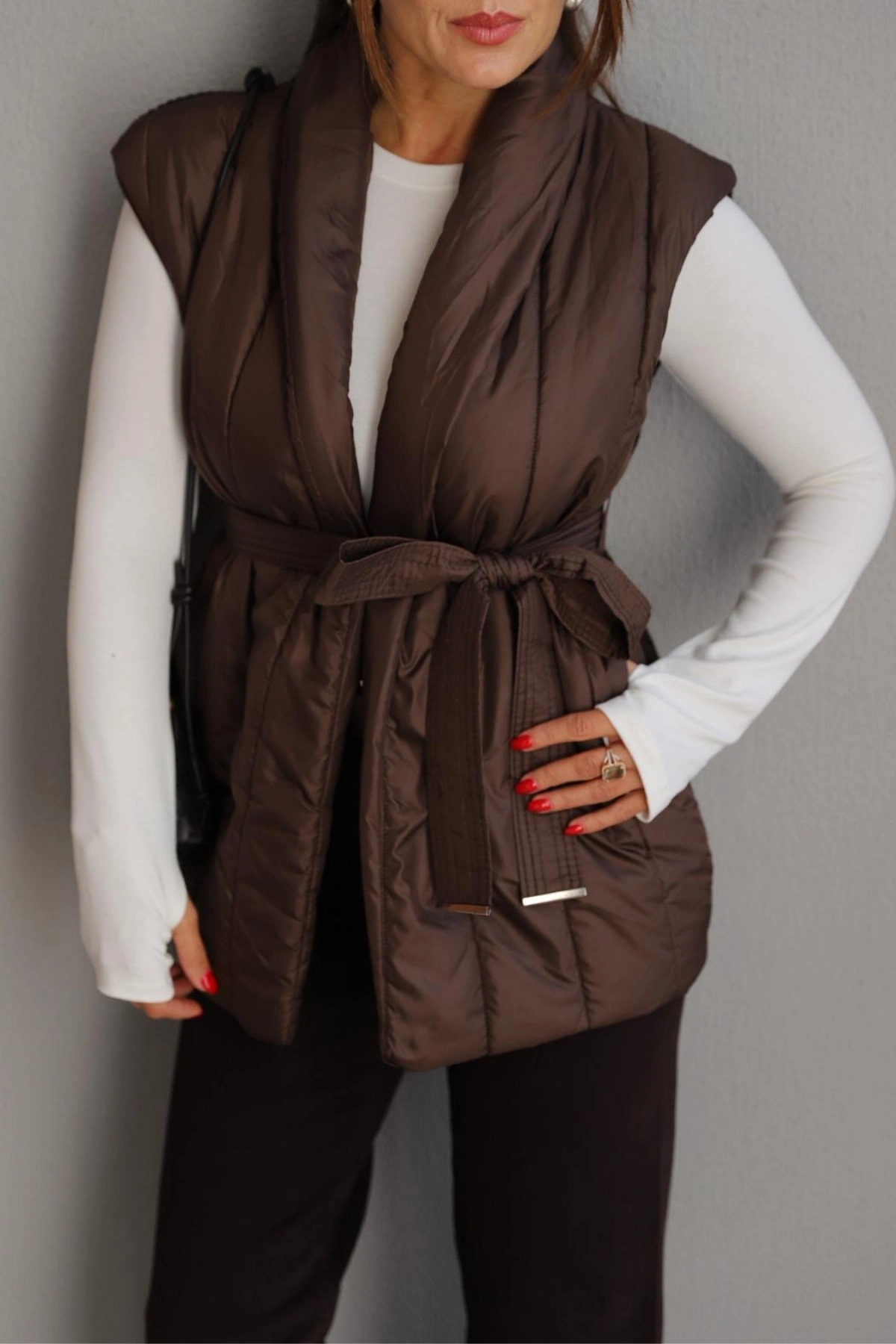 Kahverengi Kuşaklı Yelek