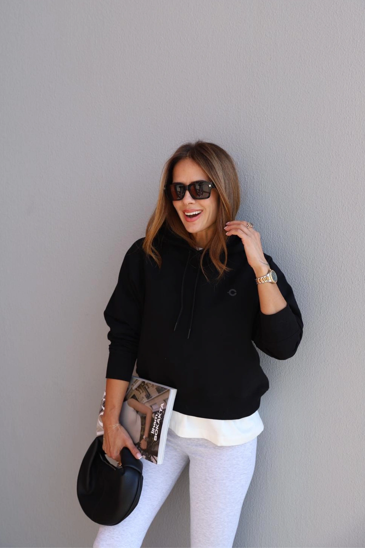 Siyah Kapüşonlu Sweat