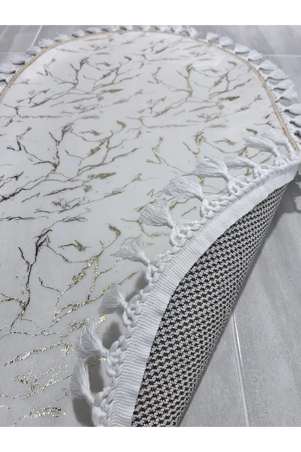 Simli Bambu Kaymaz Deri Taban 2li Set Klozet Beyaz Gold Ponpon Saçak Banyo Paspas Takımı