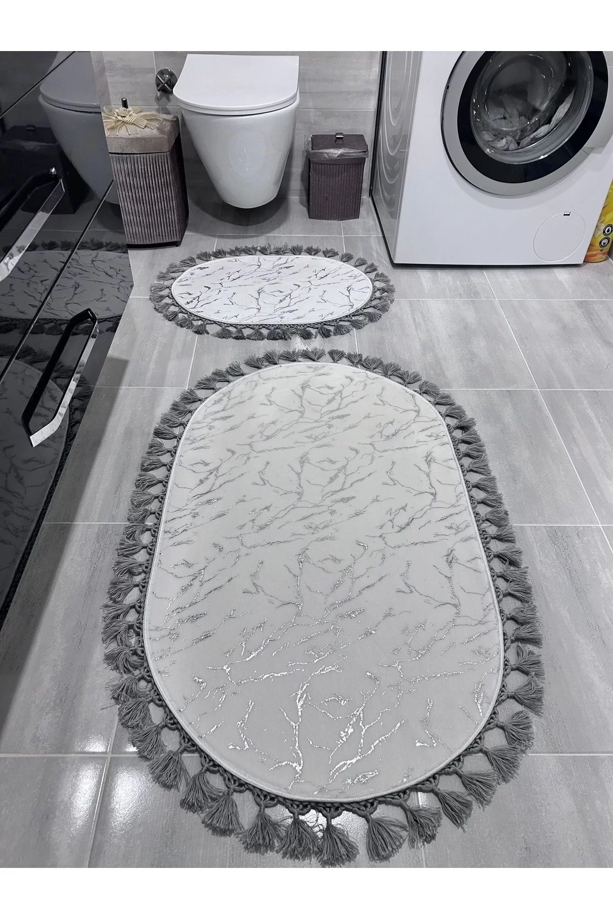 Simli Bambu Kaymaz Deri Taban 2li Set Klozet Beyaz Gümüş Ant Ponpon Banyo Paspas Takımı