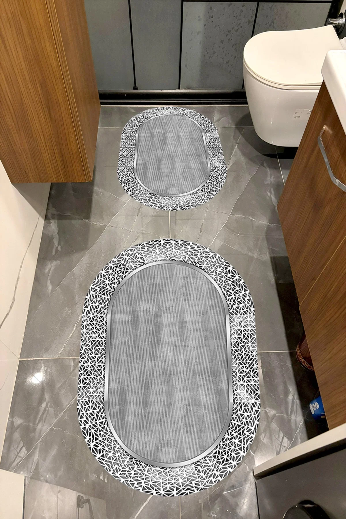 Su Emici Yumuşak Kaymaz Taban Sünger Dolgulu Yıkanabilir Dekoratif Banyo Paspası Takımı 1200GRİ OVAL