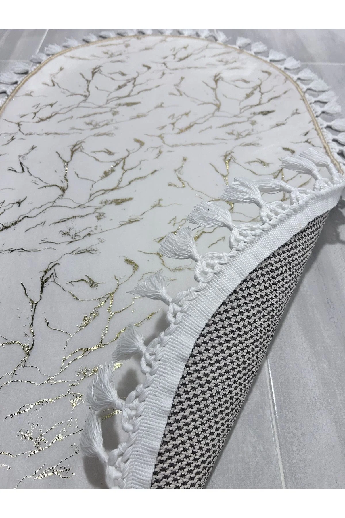 Simli Bambu Kaymaz Deri Taban 2li Set Klozet Beyaz Gold Ponpon Saçak Banyo Paspas Takımı