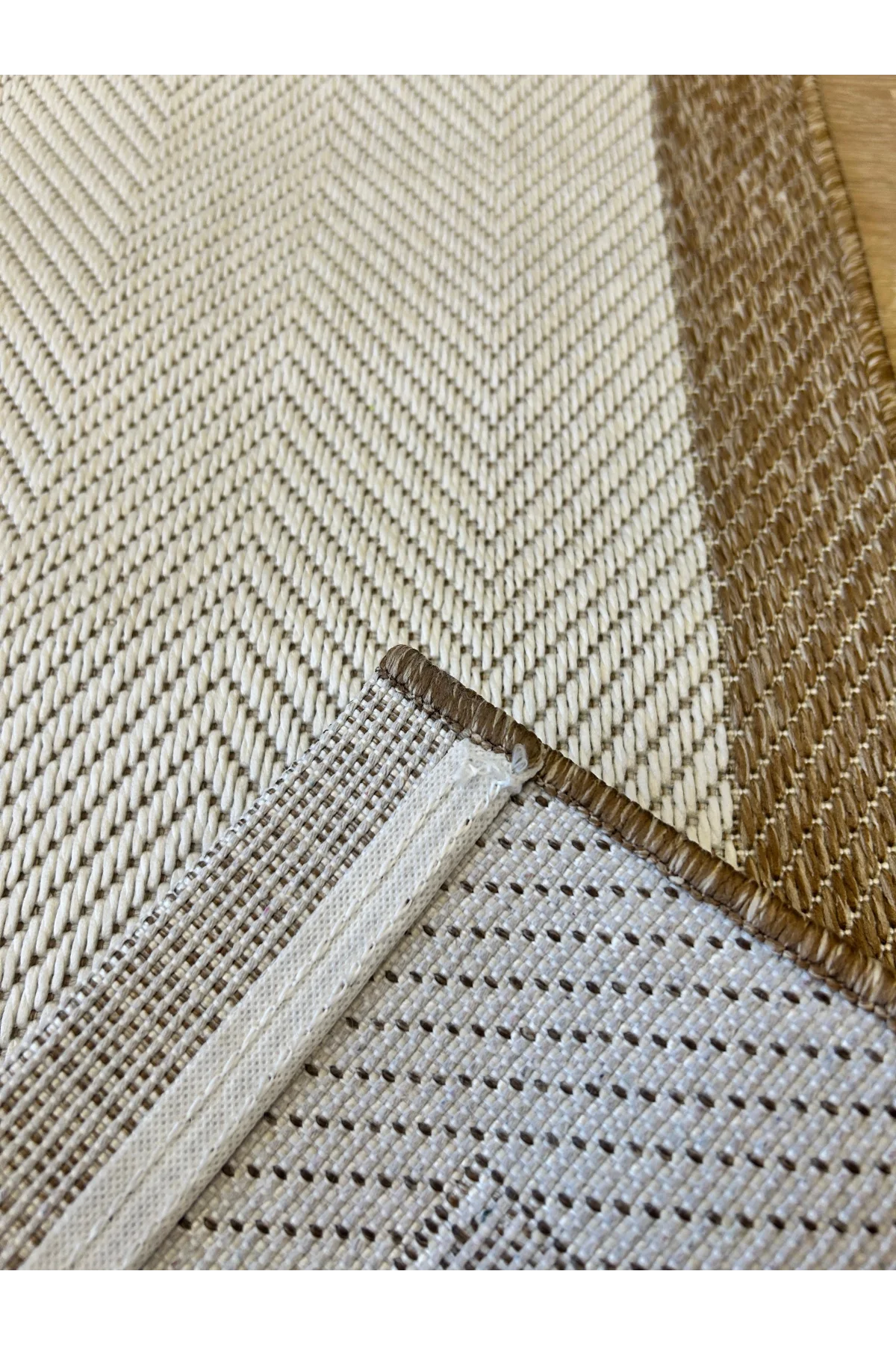 Sisal Zigzag Halı – Dinamik Desenli, Kaymaz Tabanlı, 4 Renk Seçeneği