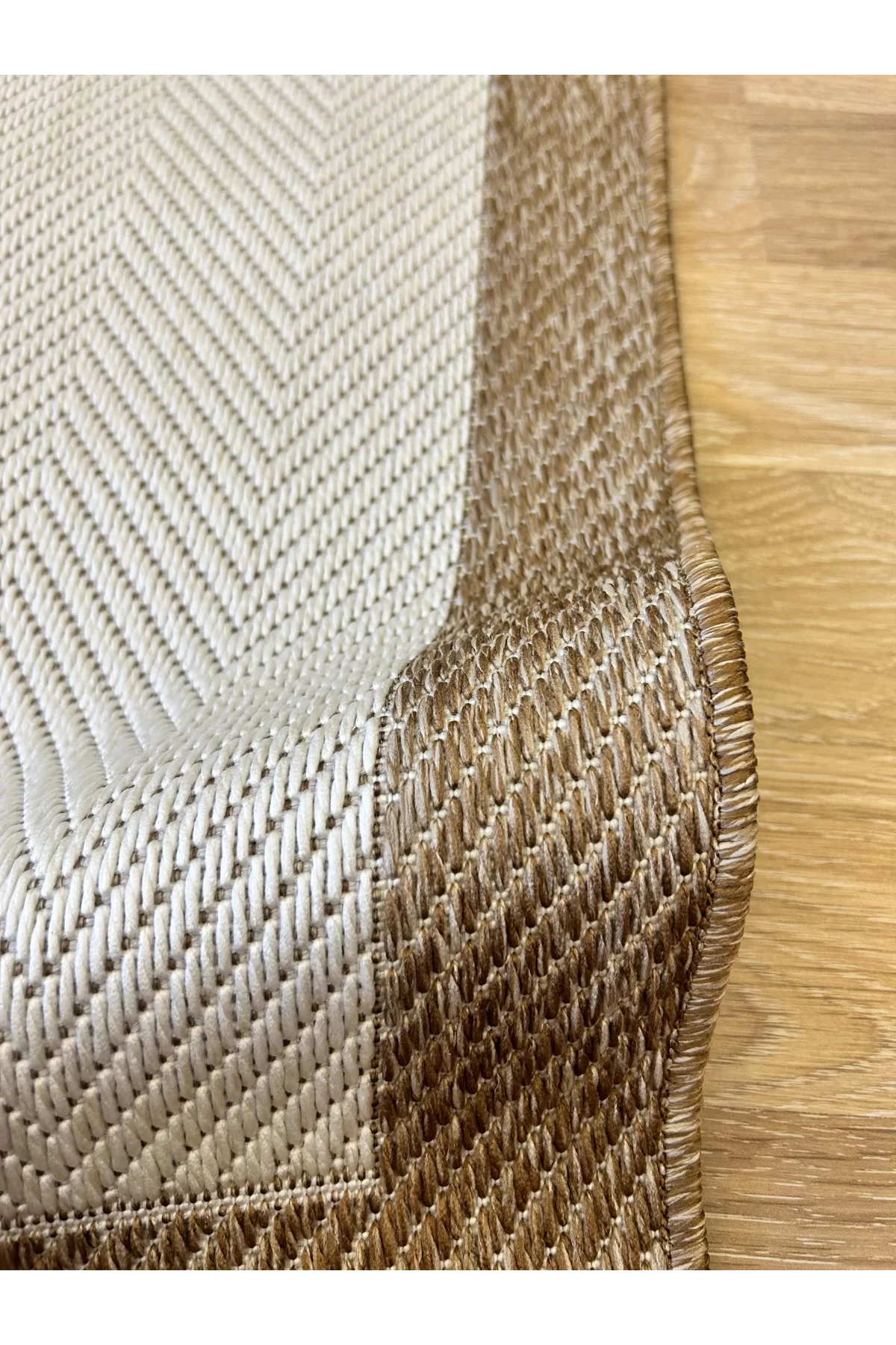 Sisal Zigzag Halı – Dinamik Desenli, Kaymaz Tabanlı, 4 Renk Seçeneği